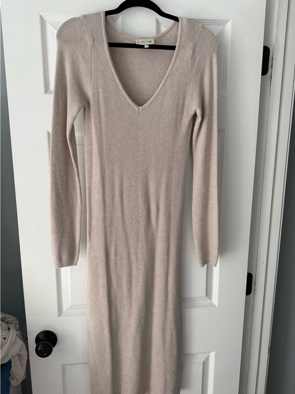 Long Sleeve V-Neck Knit Dress in Light Beige